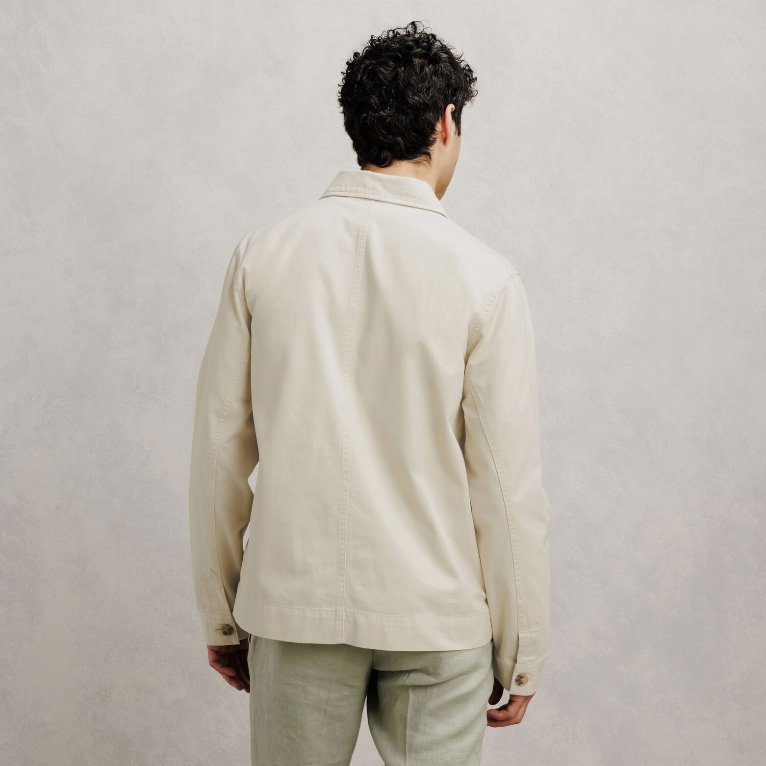 Veste col chemise boutonn&eacute;e mi-saison