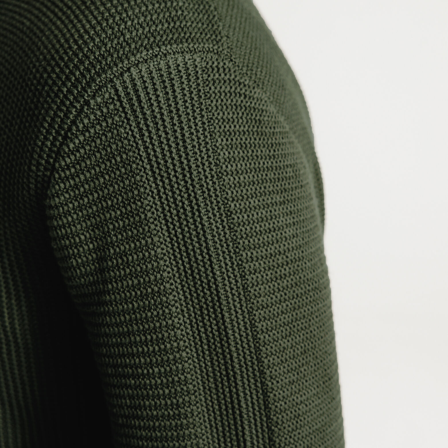 Pull col rond jeux de points fantaisie