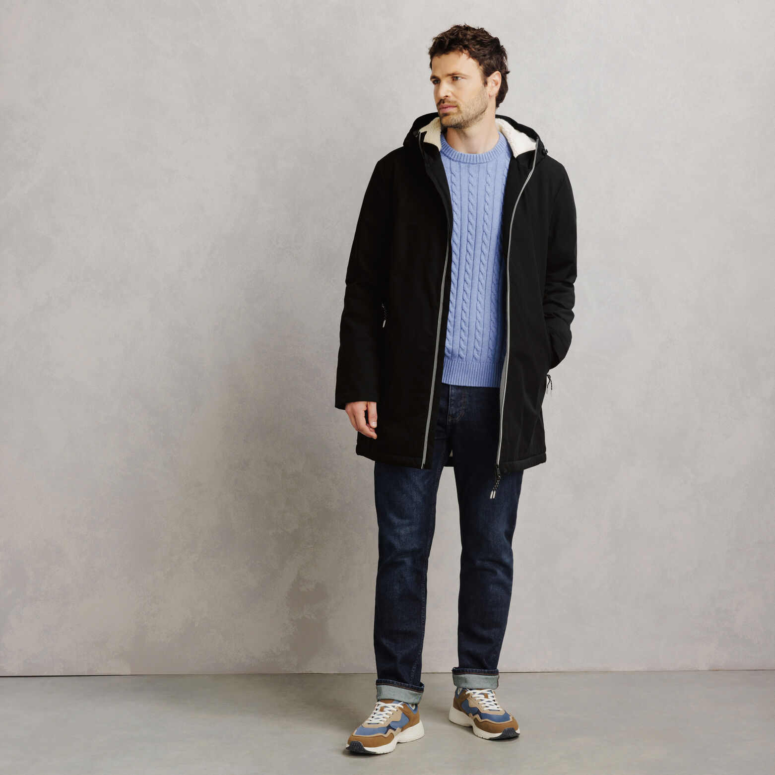 Parka longue &agrave; capuche doubl&eacute;e en sherpa