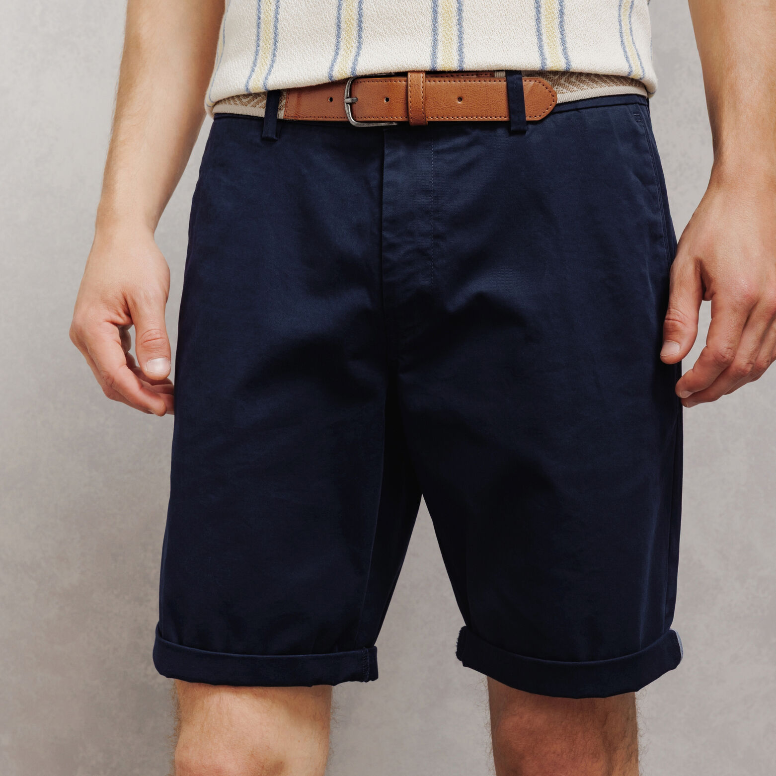 Bermuda chino slim uni avec ceinture