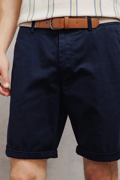 Effen slim chinobermuda met riem