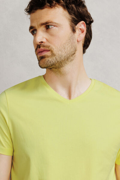 Basic T-shirt met V-hals in biokatoen