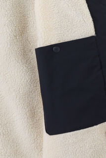 Parka longue &agrave; capuche doubl&eacute;e en sherpa