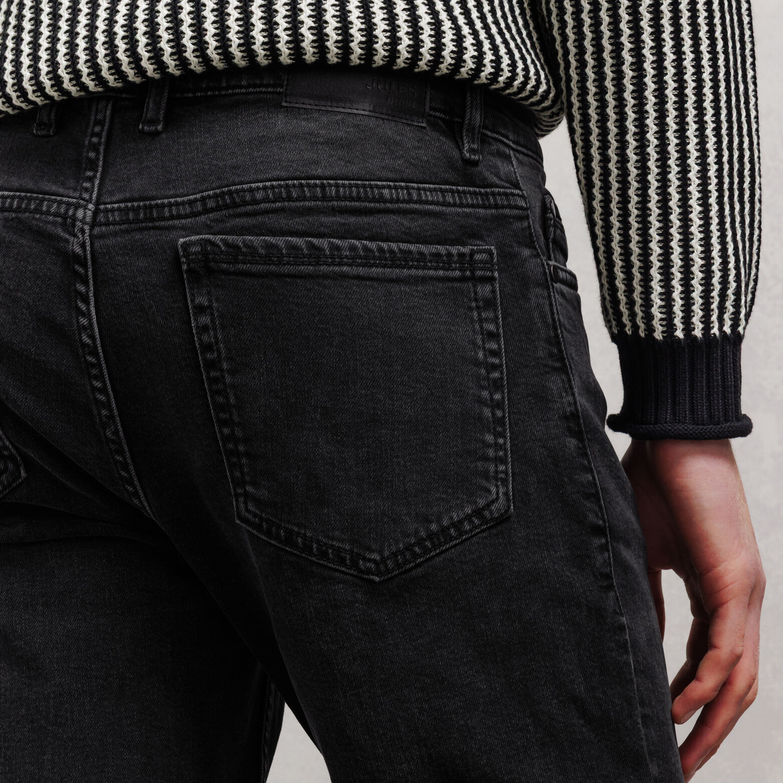 Jean straight d&eacute;lav&eacute;