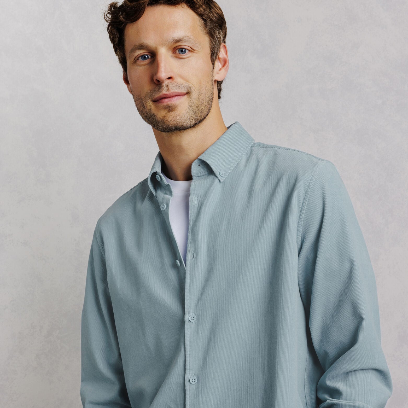 Chemise en velours c&ocirc;tel&eacute; unie