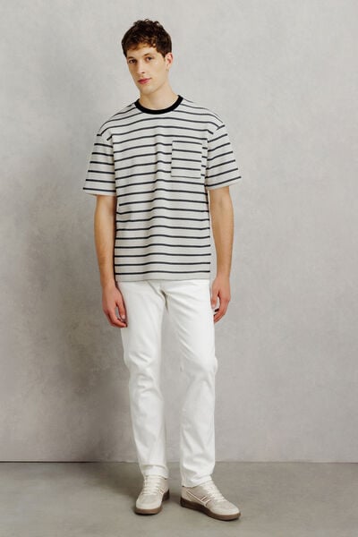 Tee shirt ray&eacute; gaufr&eacute; poche poitrine