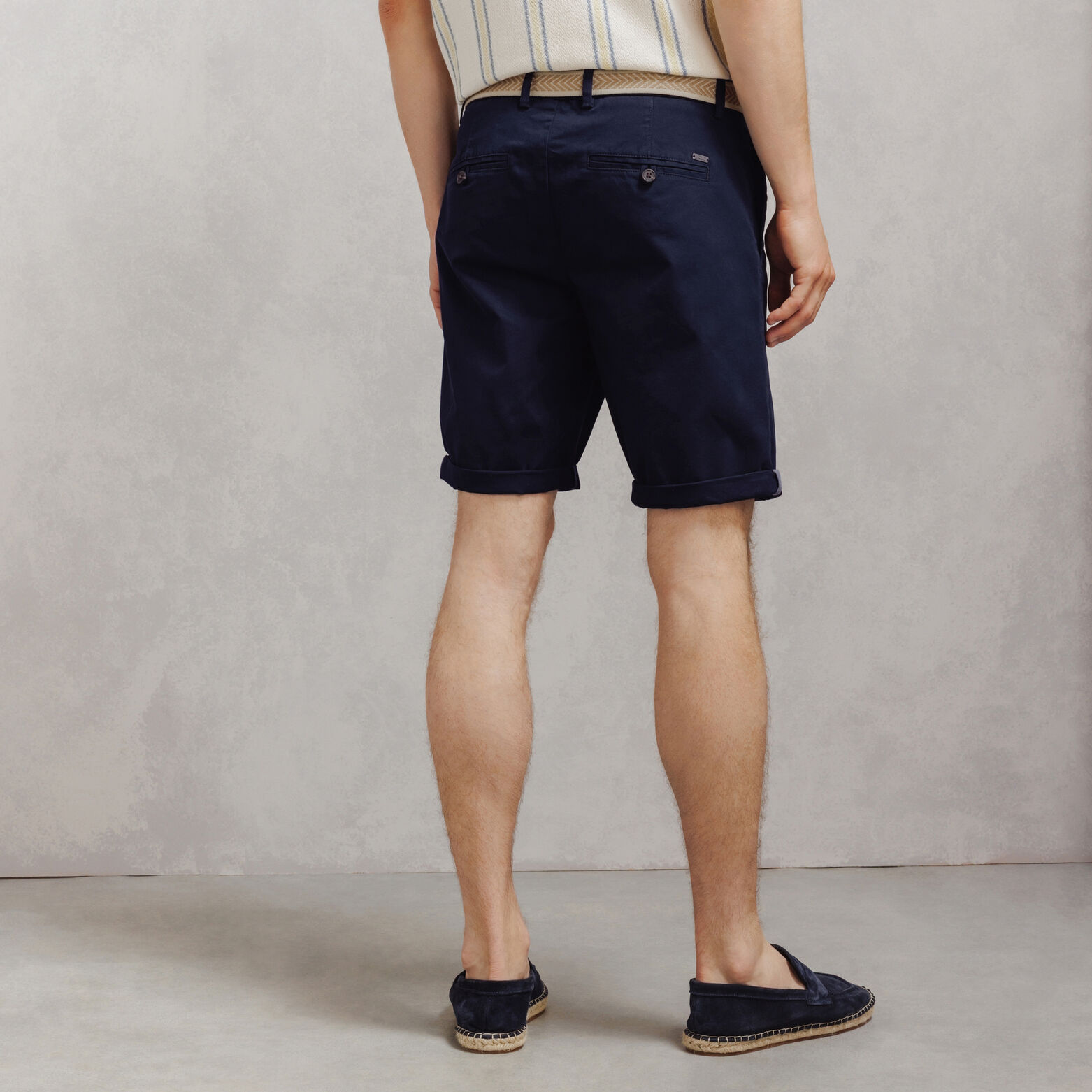 Bermuda chino slim uni avec ceinture