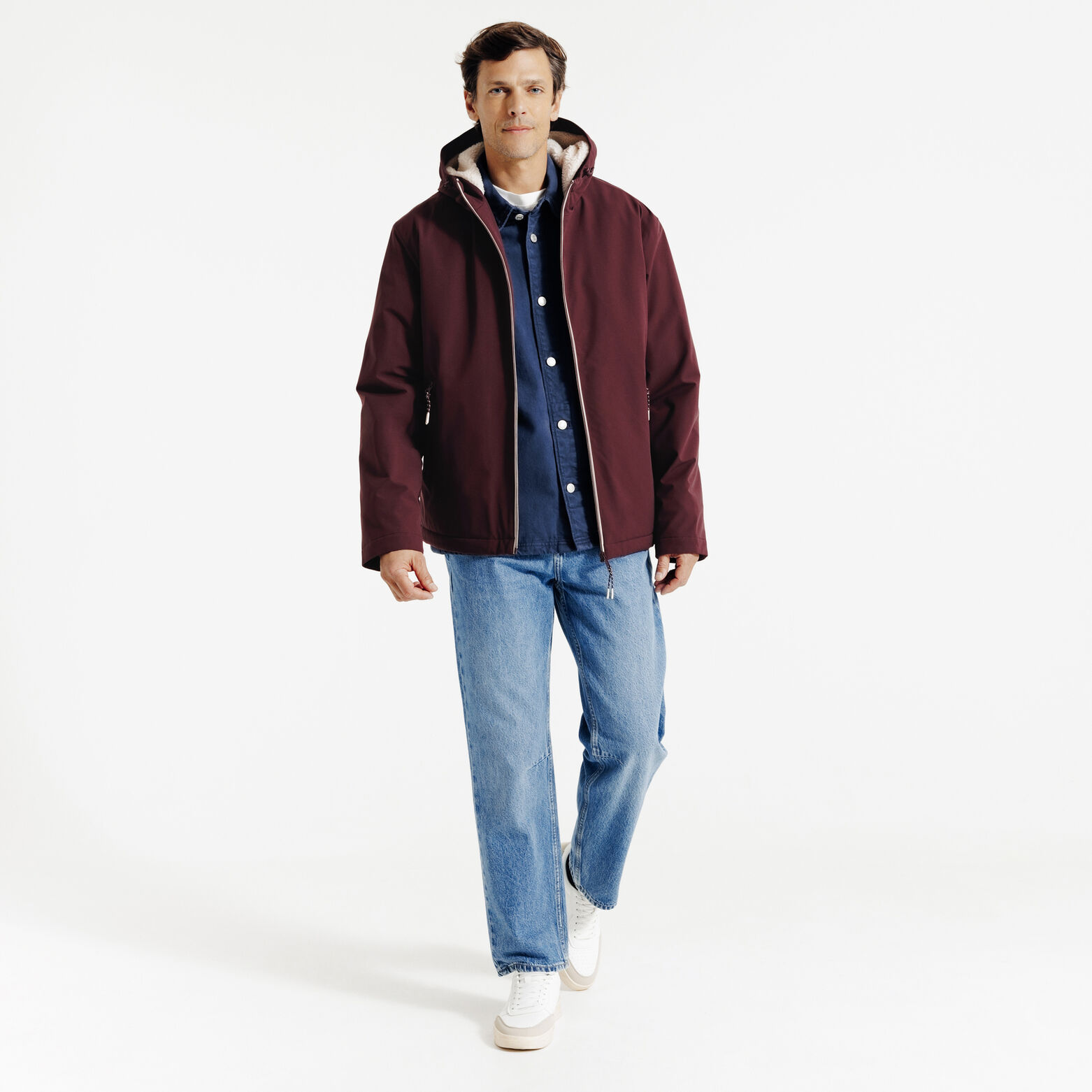 Blouson à capuche doublé en sherpa