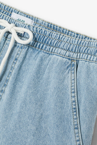 Short en jean d&eacute;tail charpentier