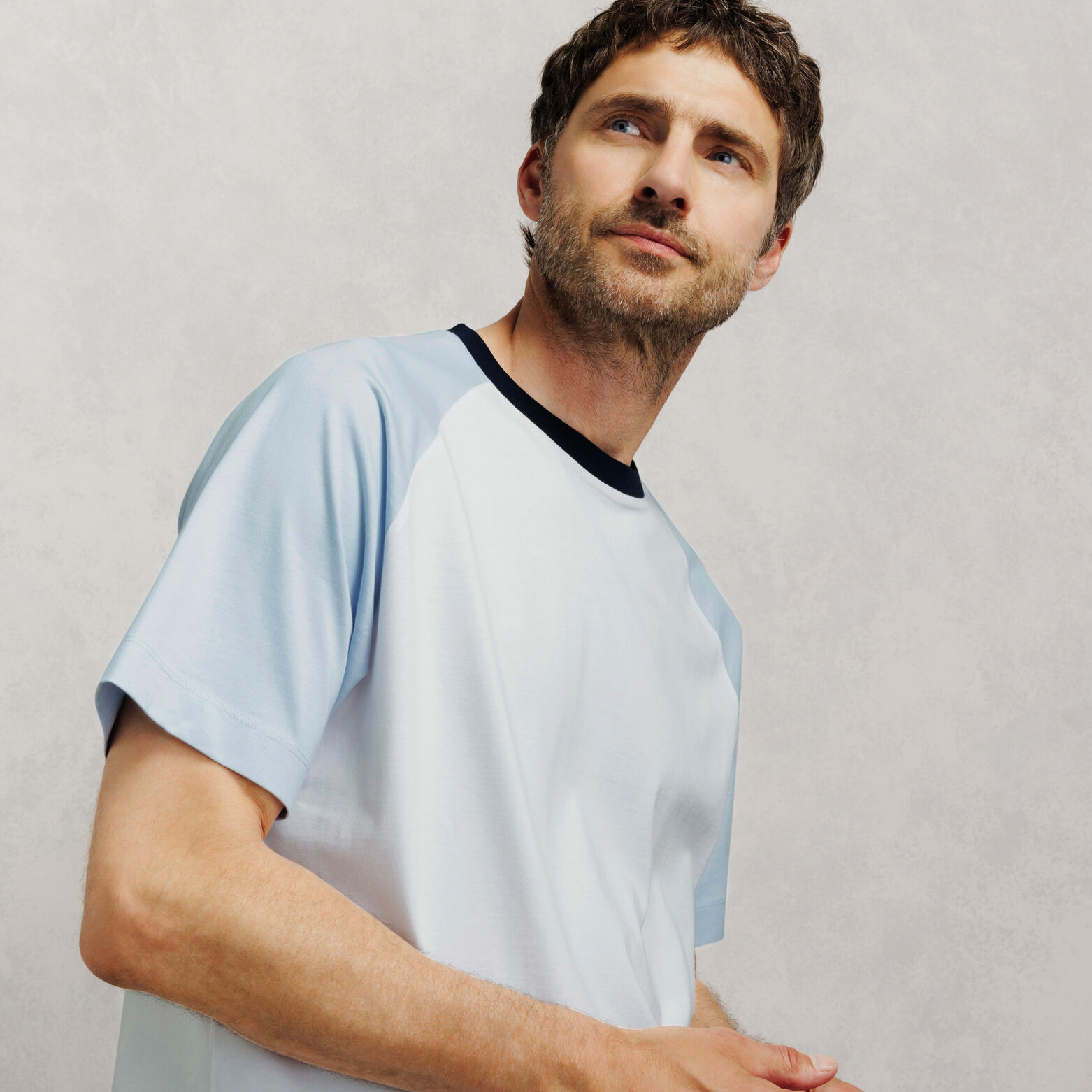 Tee shirt raglan contrast&eacute;