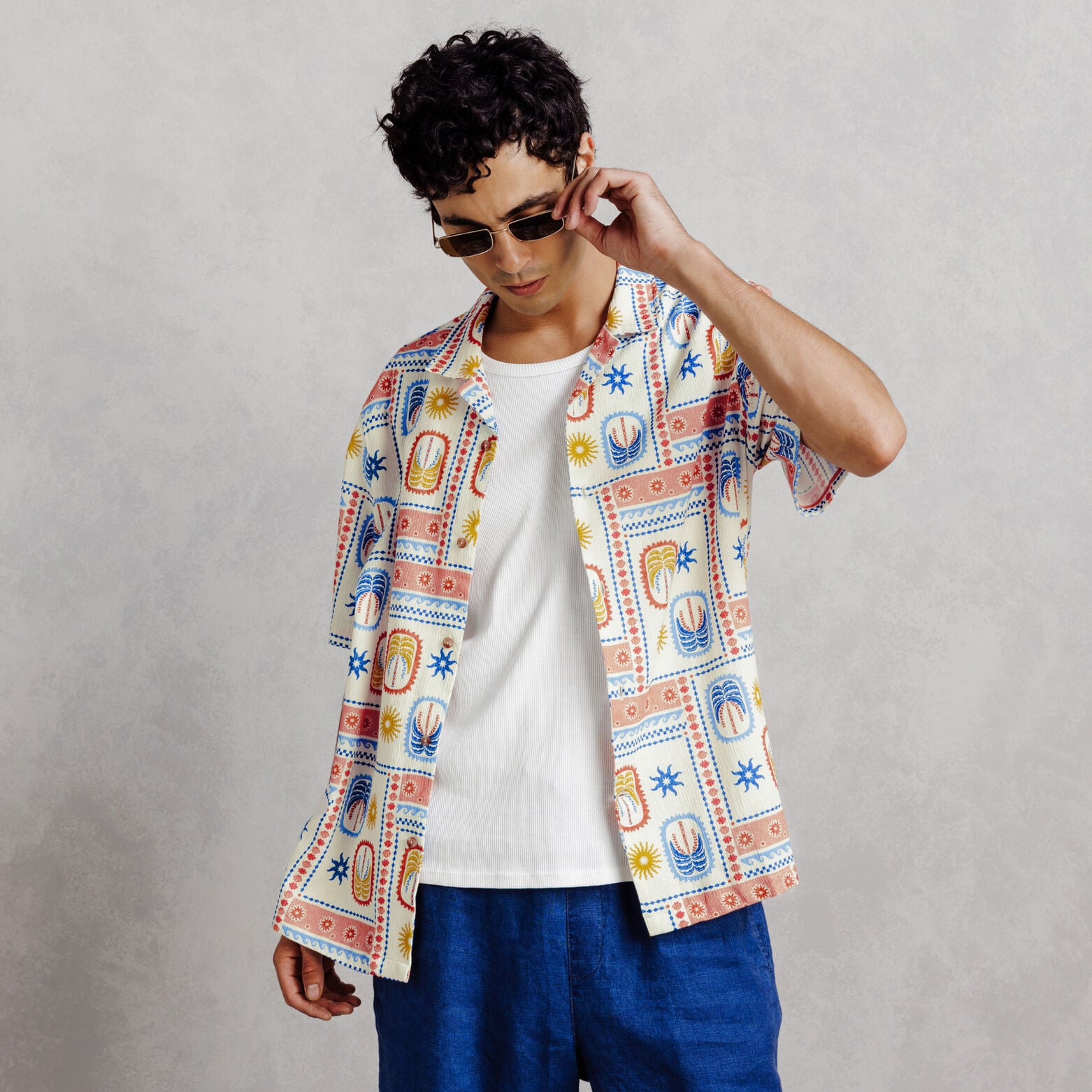 Chemisette 100% coton imprim&eacute; palmiers