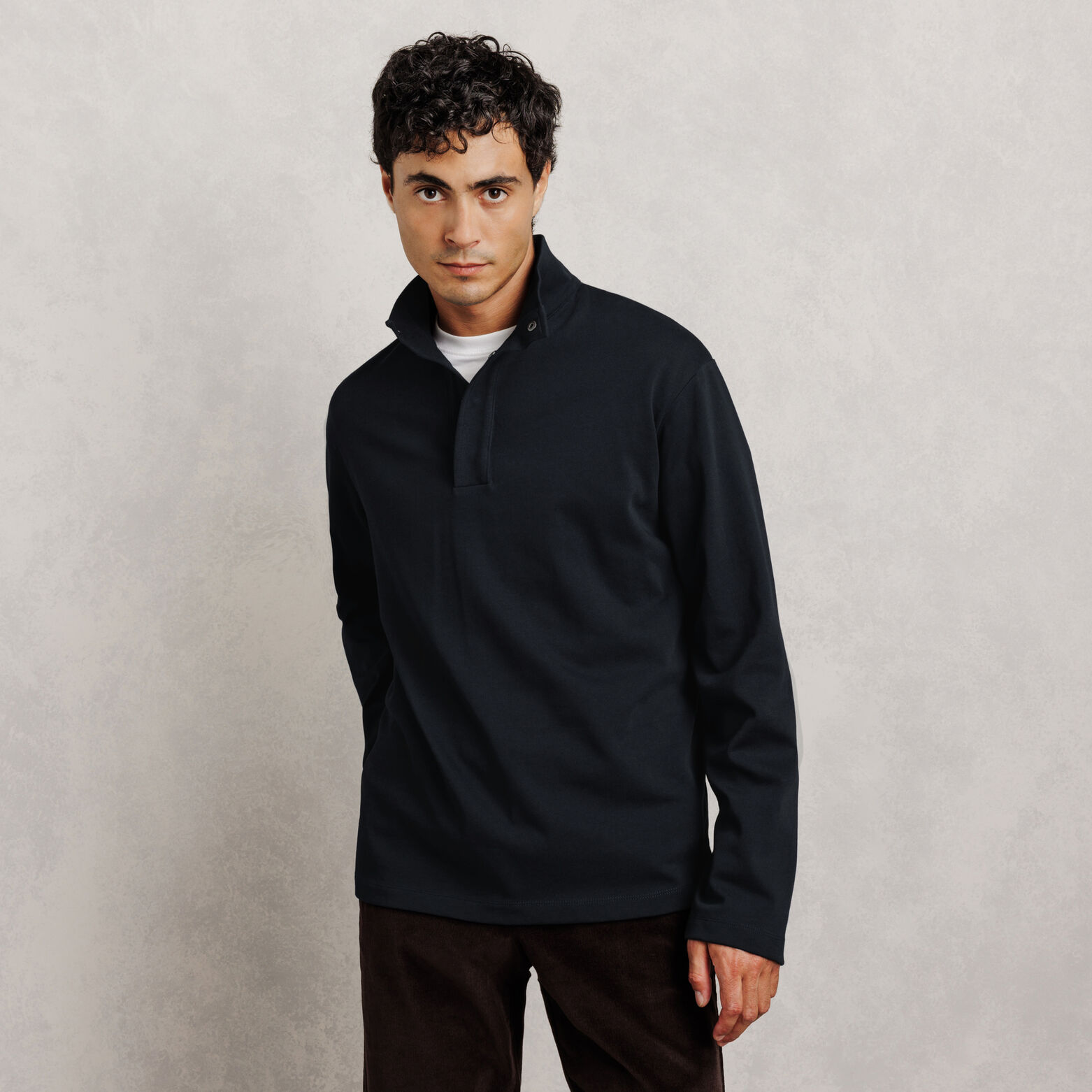 Tee shirt manches longues col montant pressionn&eacute;