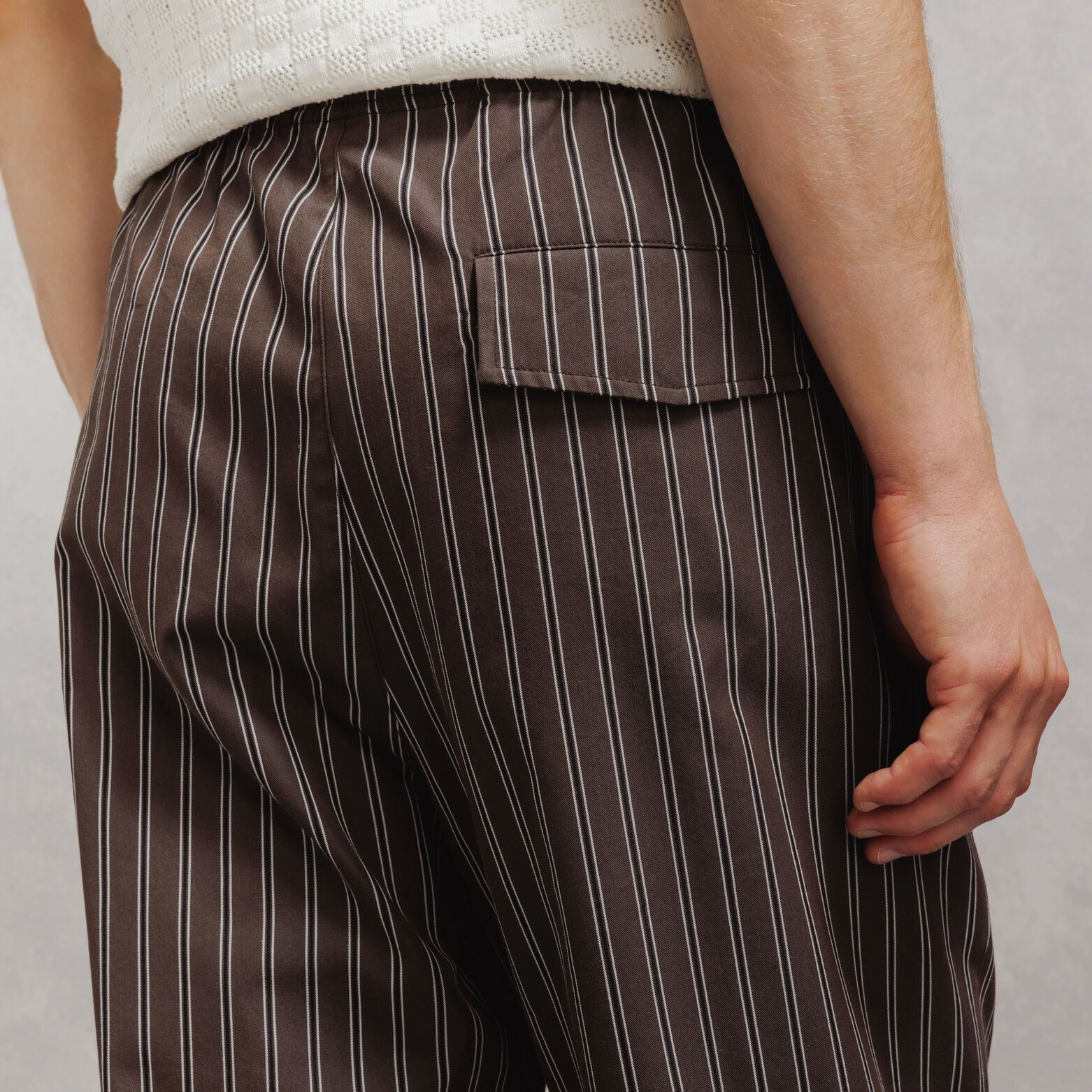 Pantalon loose taille &eacute;lastiqu&eacute;e ray&eacute;