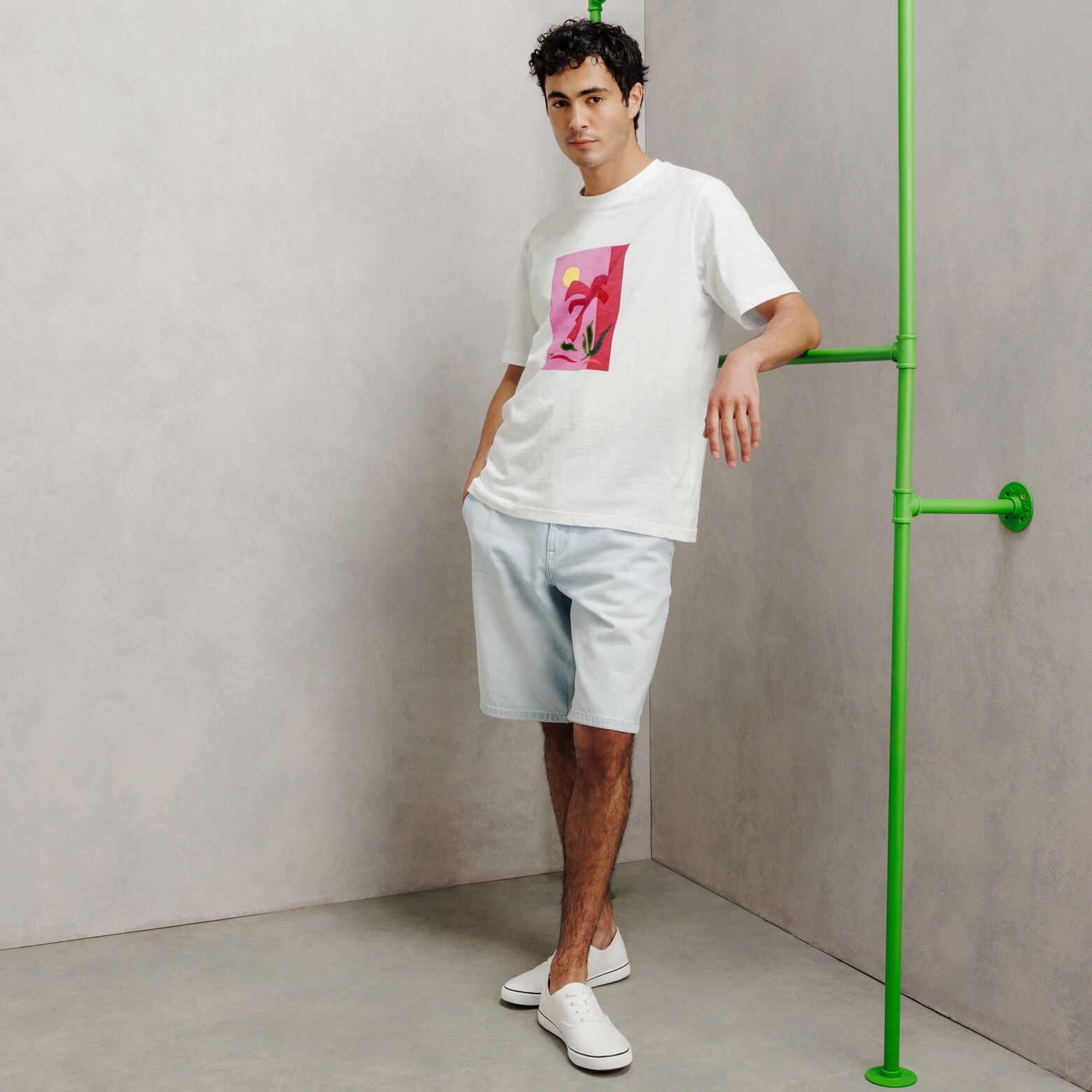Tee shirt mati&egrave;re flamm&eacute;e imprim&eacute; devant