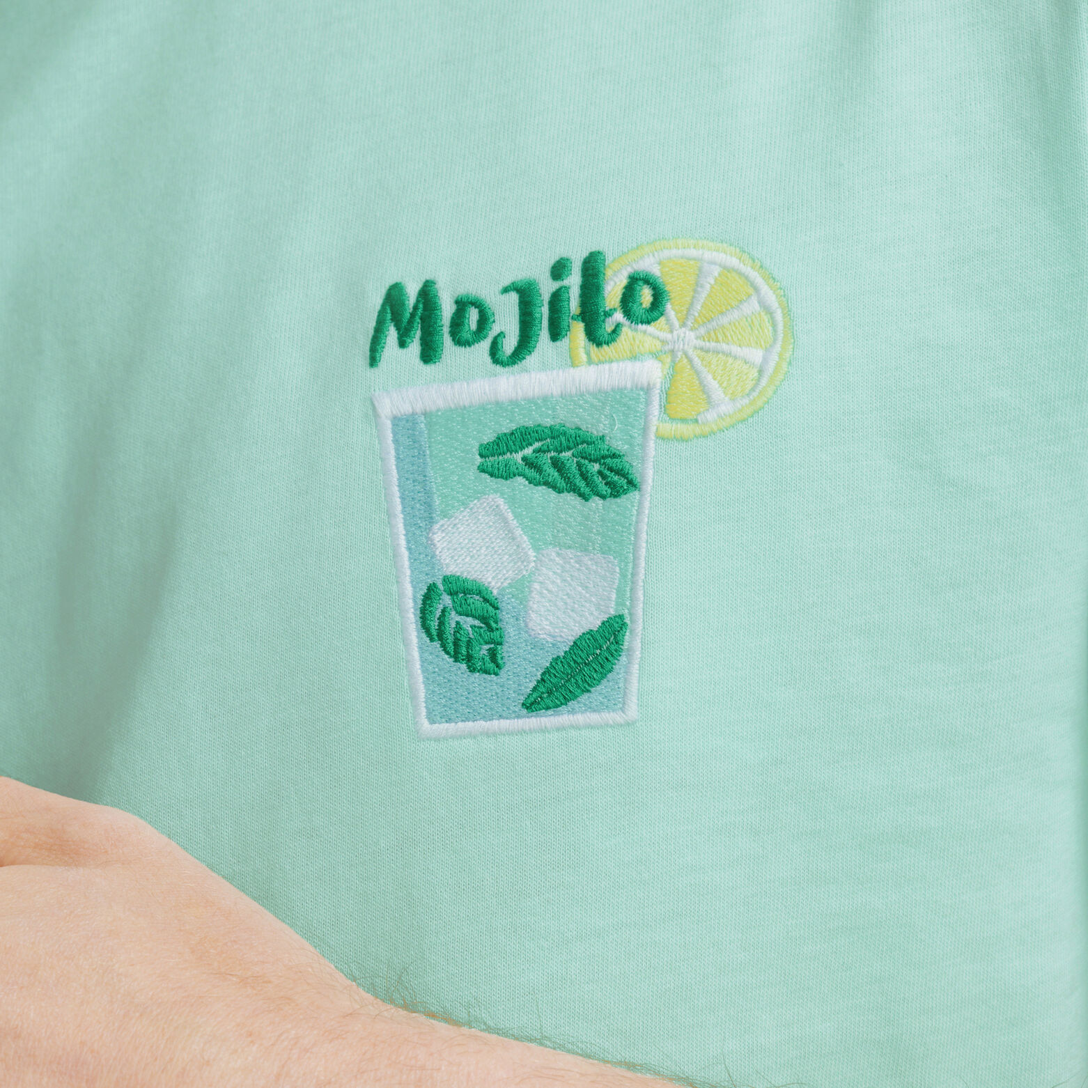 T-shirt met borstborduring
