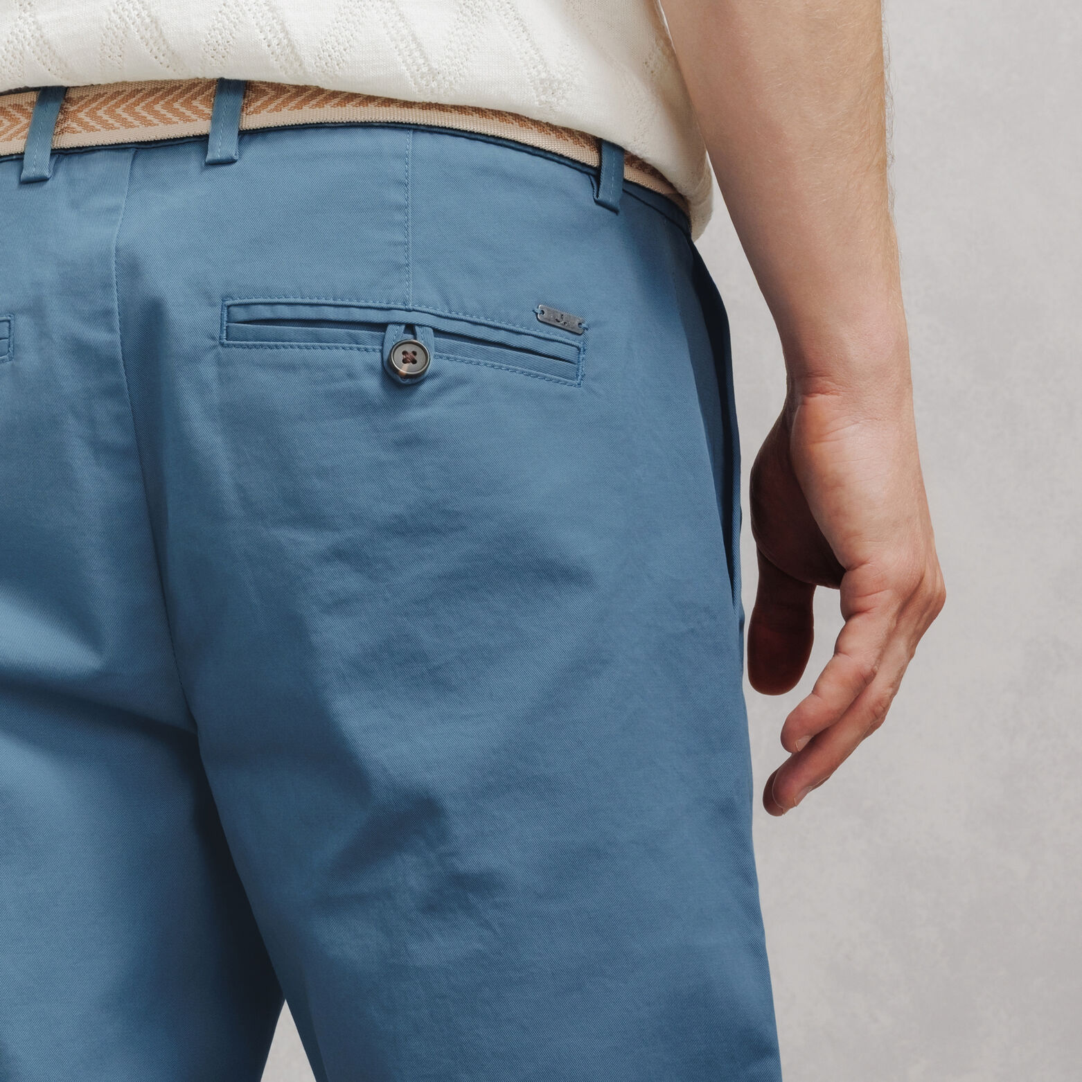 Bermuda chino slim uni avec ceinture