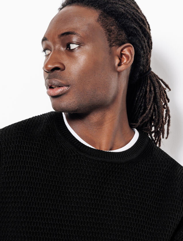 Pull col rond jeux de points reli&eacute;f&eacute;s