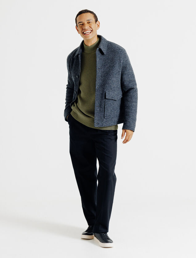 Pull col chemin&eacute;e en c&ocirc;te