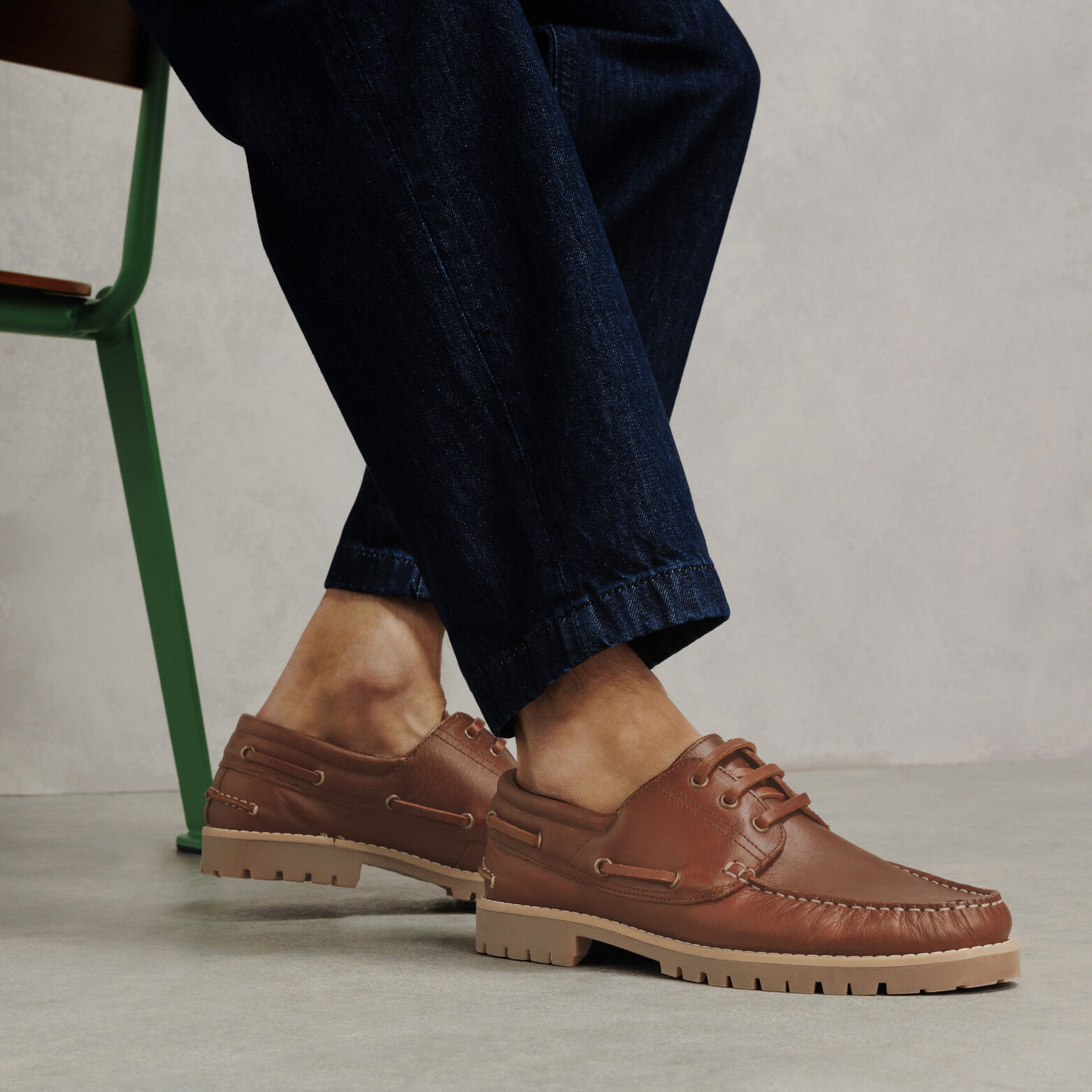 Mocassins in leer met geribbelde zolen