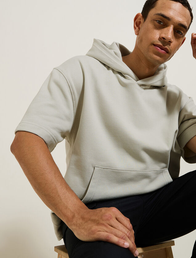 Sweat &agrave; capuche manches courtes uni