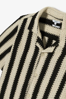 Chemisette en crochet col requin