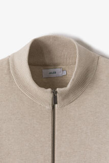 Gilet zipp&eacute; col montant