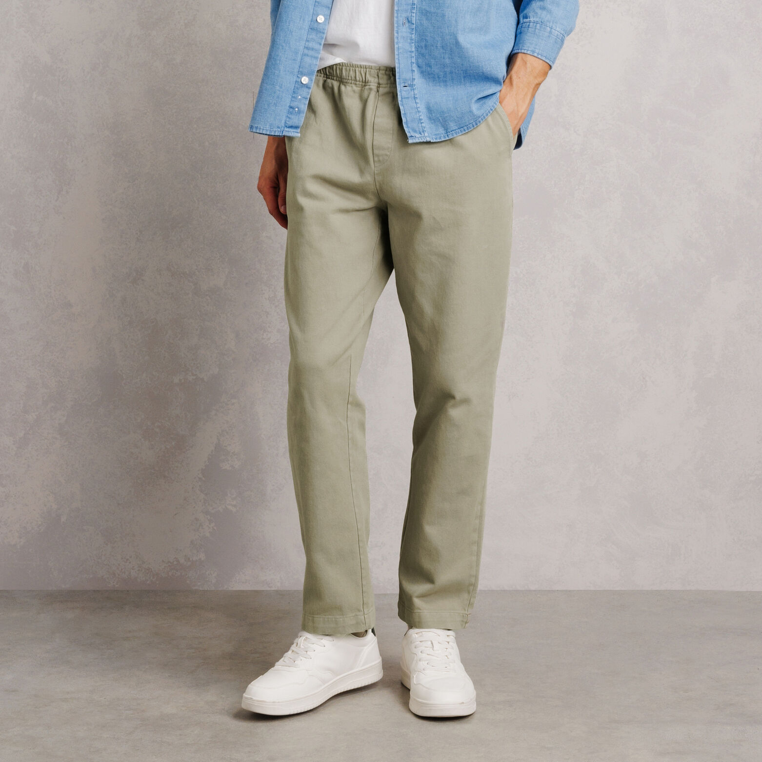 Pantalon tapered taille &eacute;lastiqu&eacute;e 100% coton