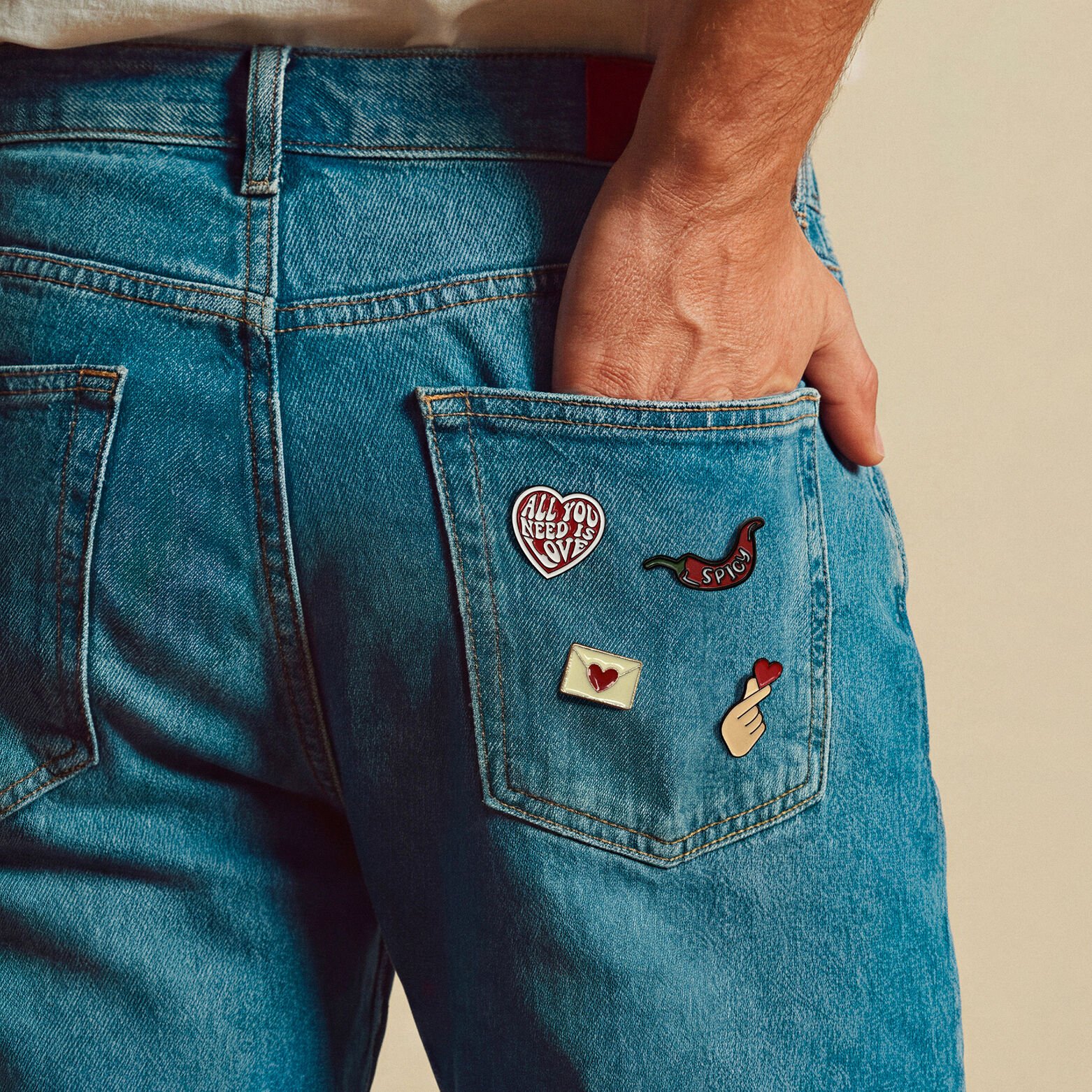 Lot de 4 pins Saint-Valentin