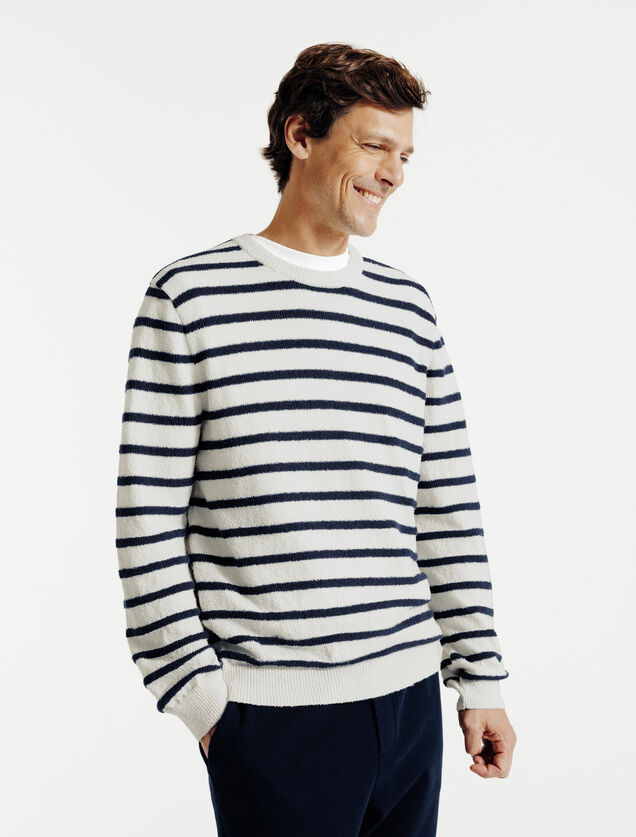 Gestreepte boucl&eacute; trui ronde hals