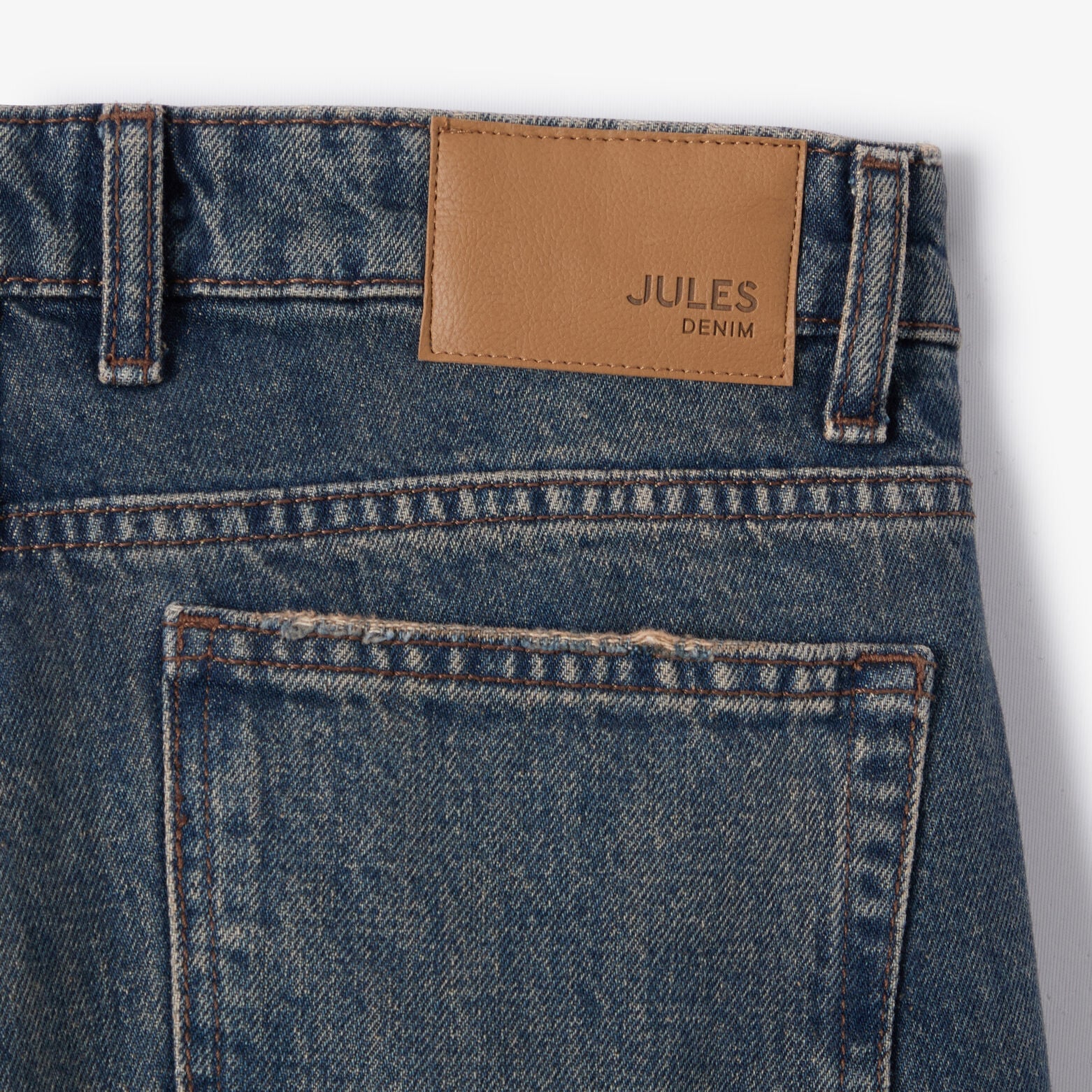 Jean straight d&eacute;lav&eacute;