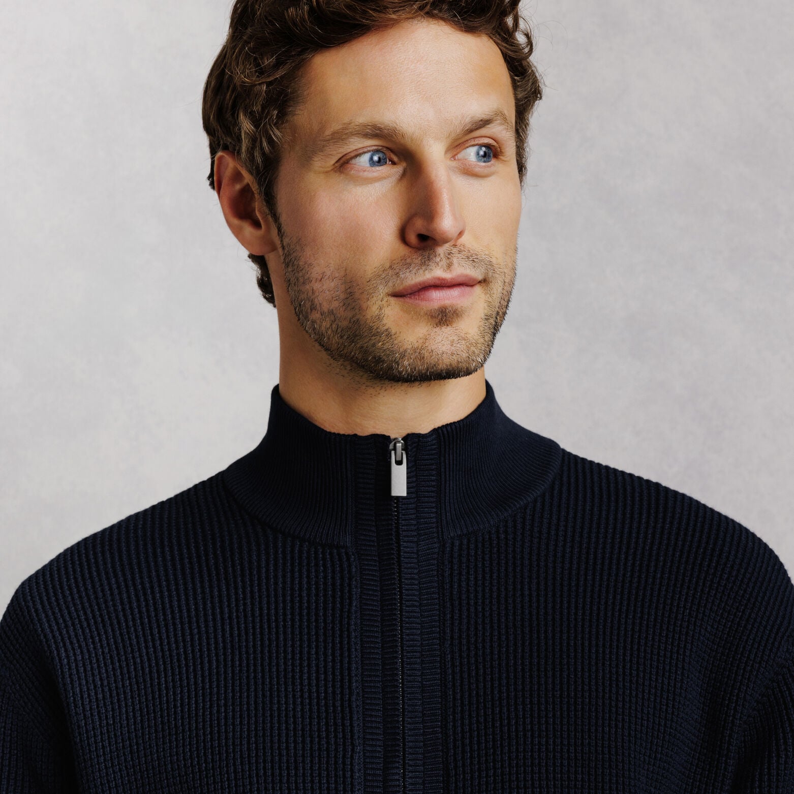 Gilet zipp&eacute; col montant