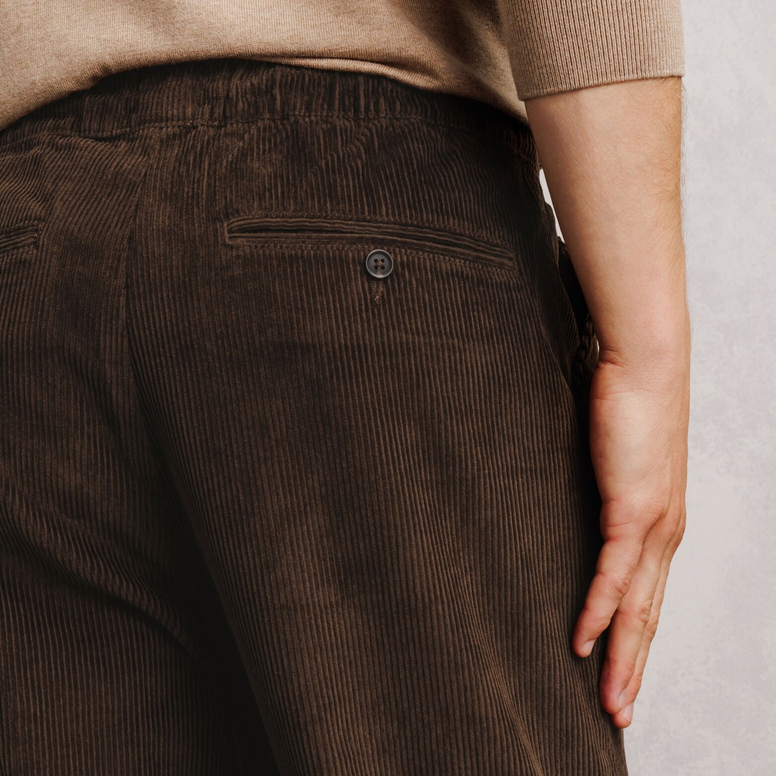 Pantalon tapered taille &eacute;lastiqu&eacute;e en velours