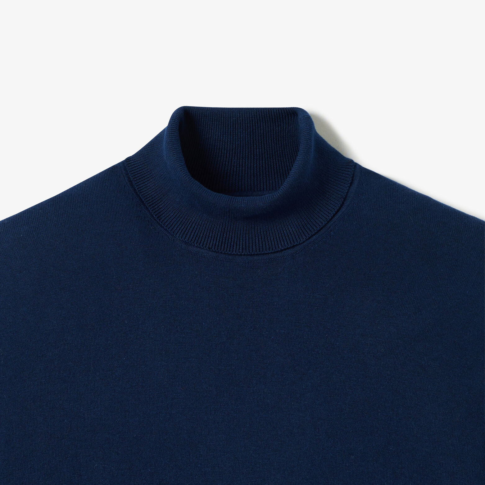 Pull col roul&eacute;