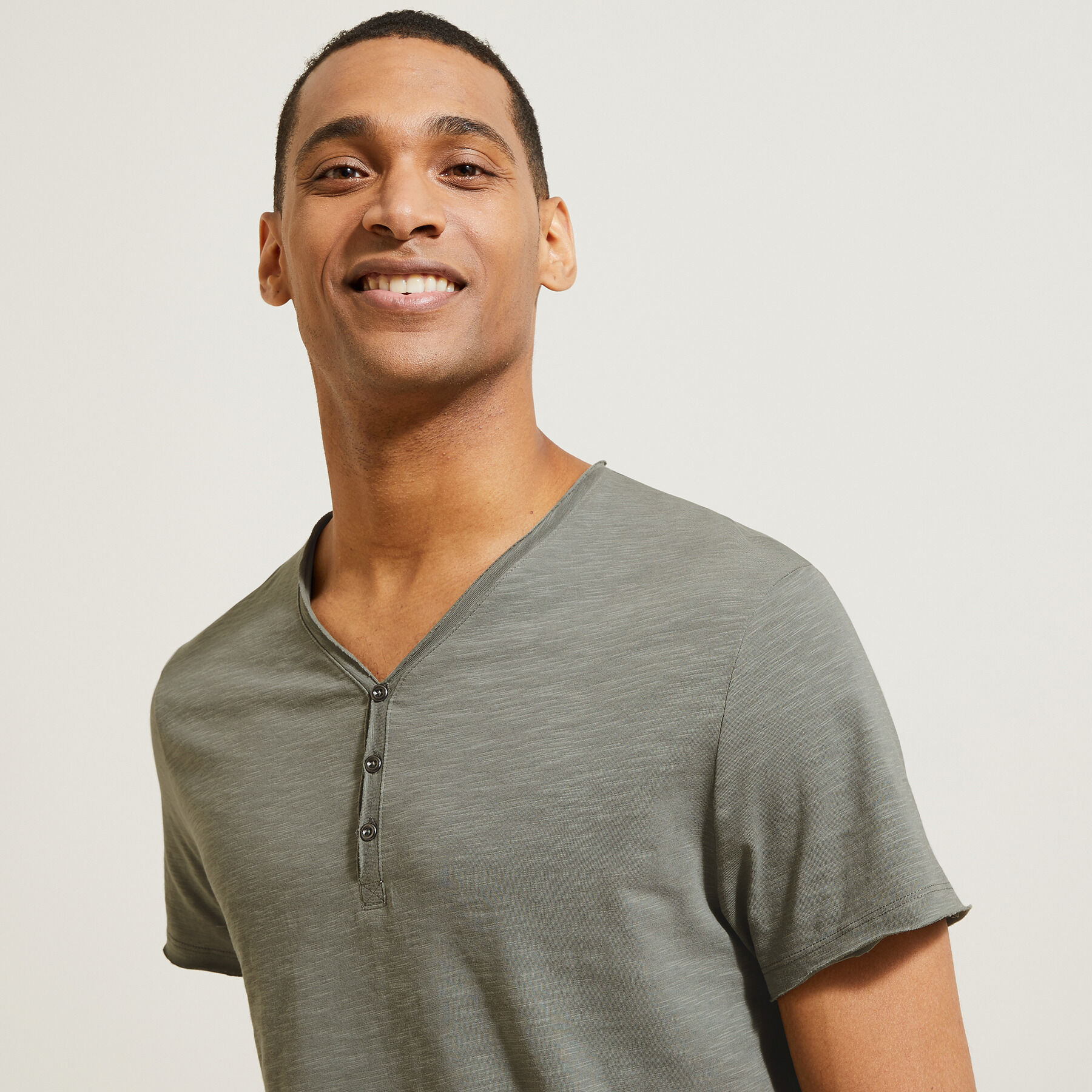 T shirt col tunisien Vert Homme Jules BE