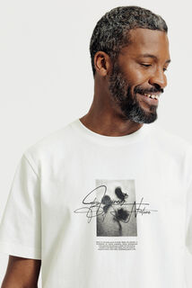 T-shirt met gebloemde print voor- en achteraan