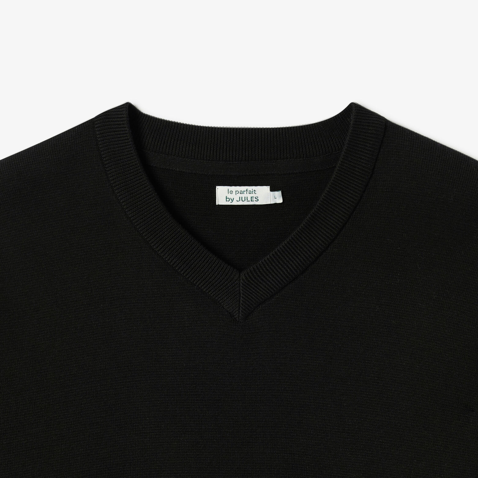 Pull col v " le parfait by JULES"