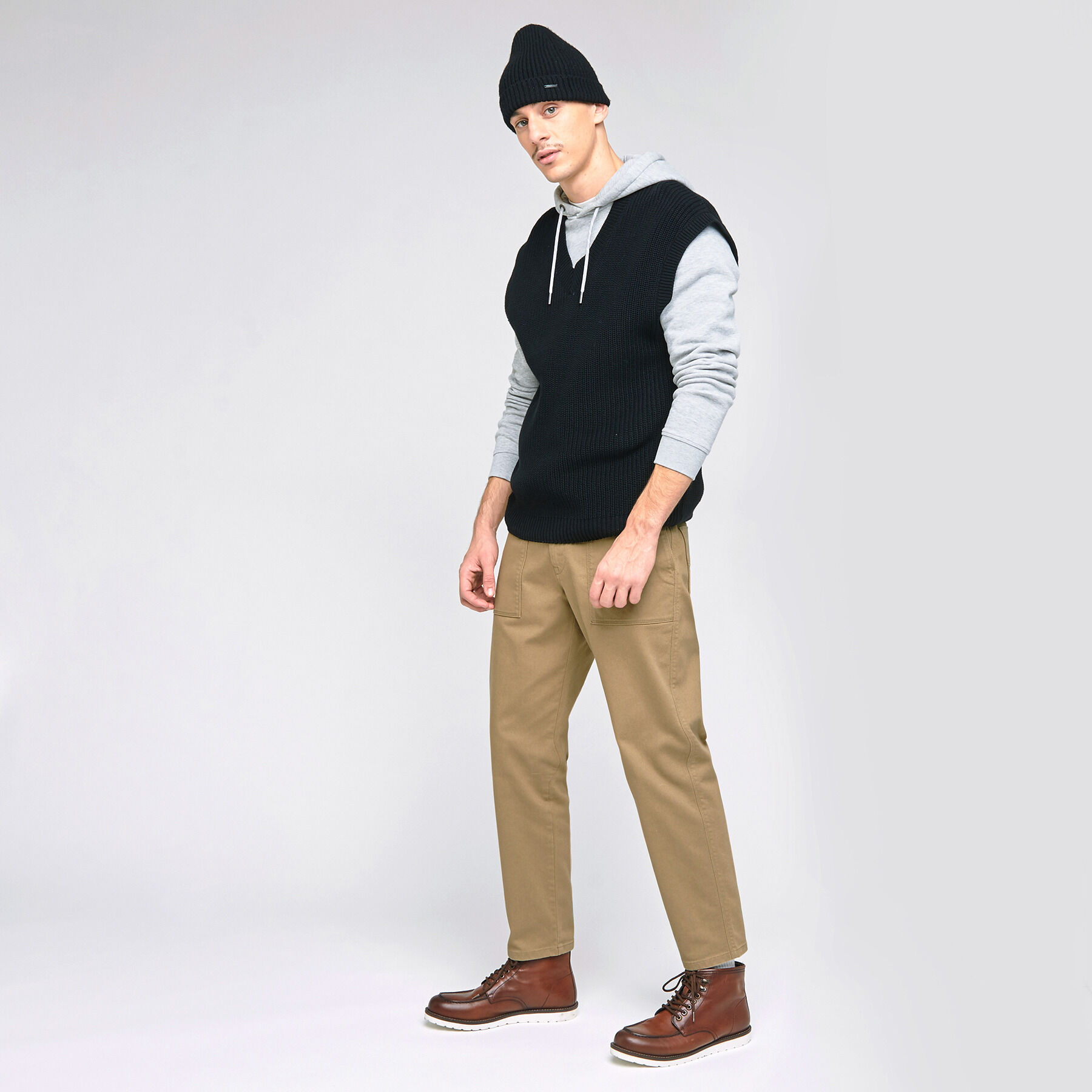 Pantaloni chino larghi con tasche applicate Cammello | Jules