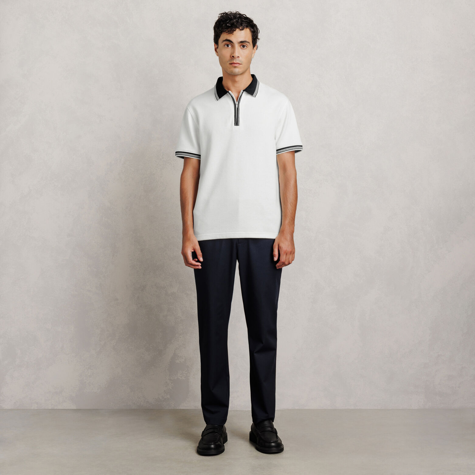 Polo manches courtes col zipp&eacute; gaufr&eacute;