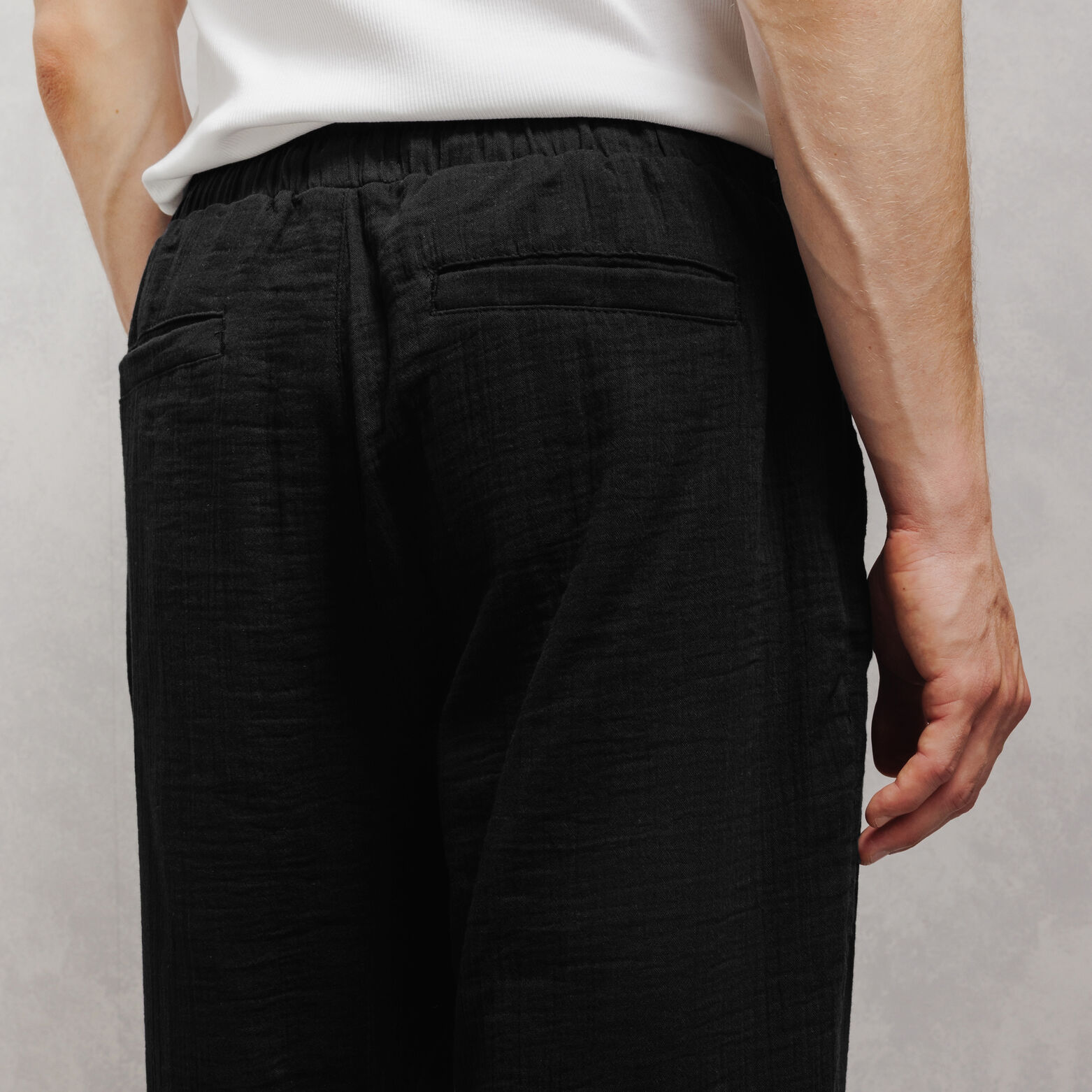 Pantalon tapered en gaze de coton