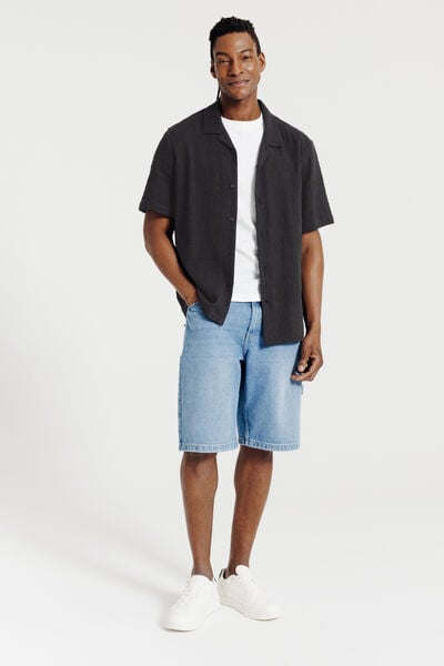 Hemdje in katoen met borduursel achteraan