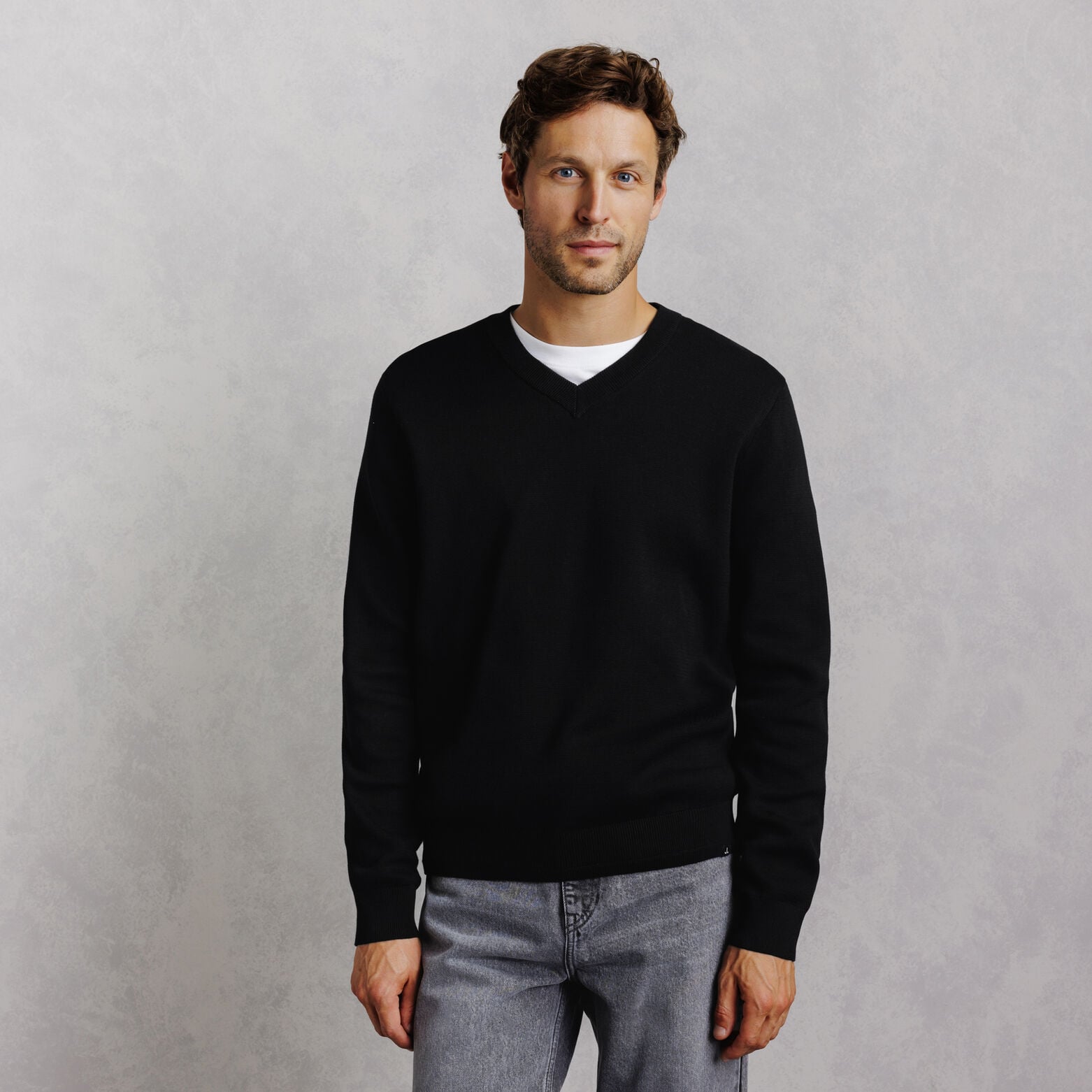 Pull col v " le parfait by JULES"