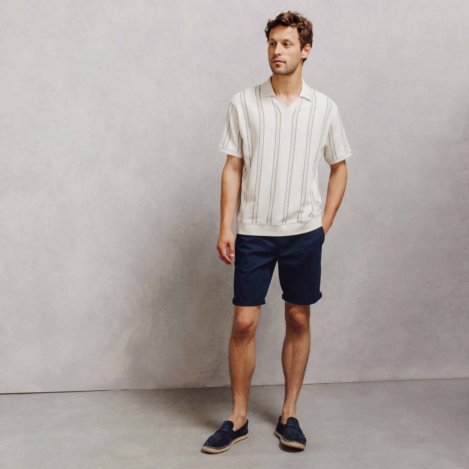 Bermuda chino slim uni avec ceinture