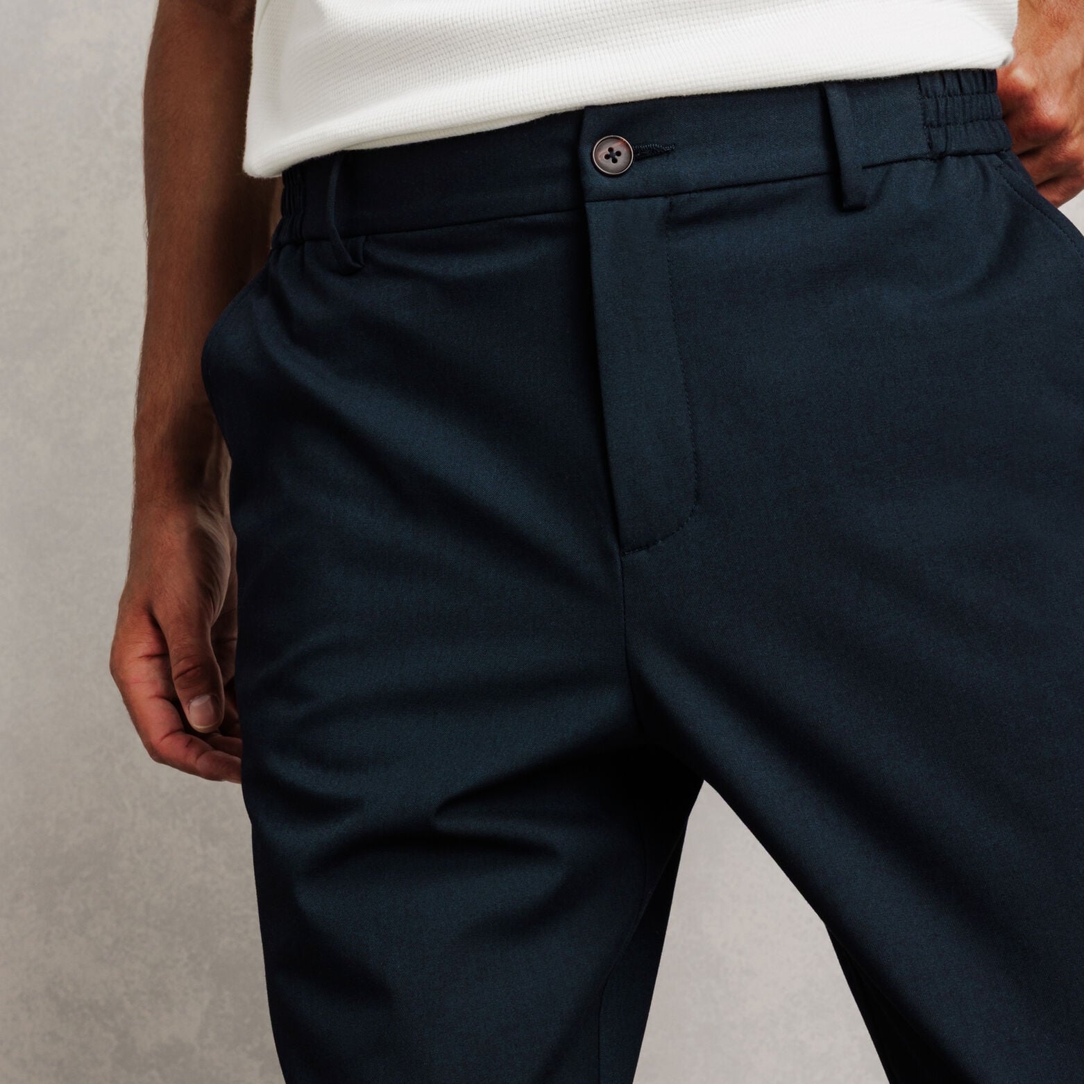 Tapered broek met half-elastische taille
