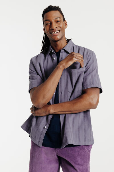 Hemdje in gestreept ton-sur-ton katoen