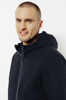 Blouson &agrave; capuche