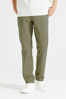 Pantalon chino l&eacute;ger straight
