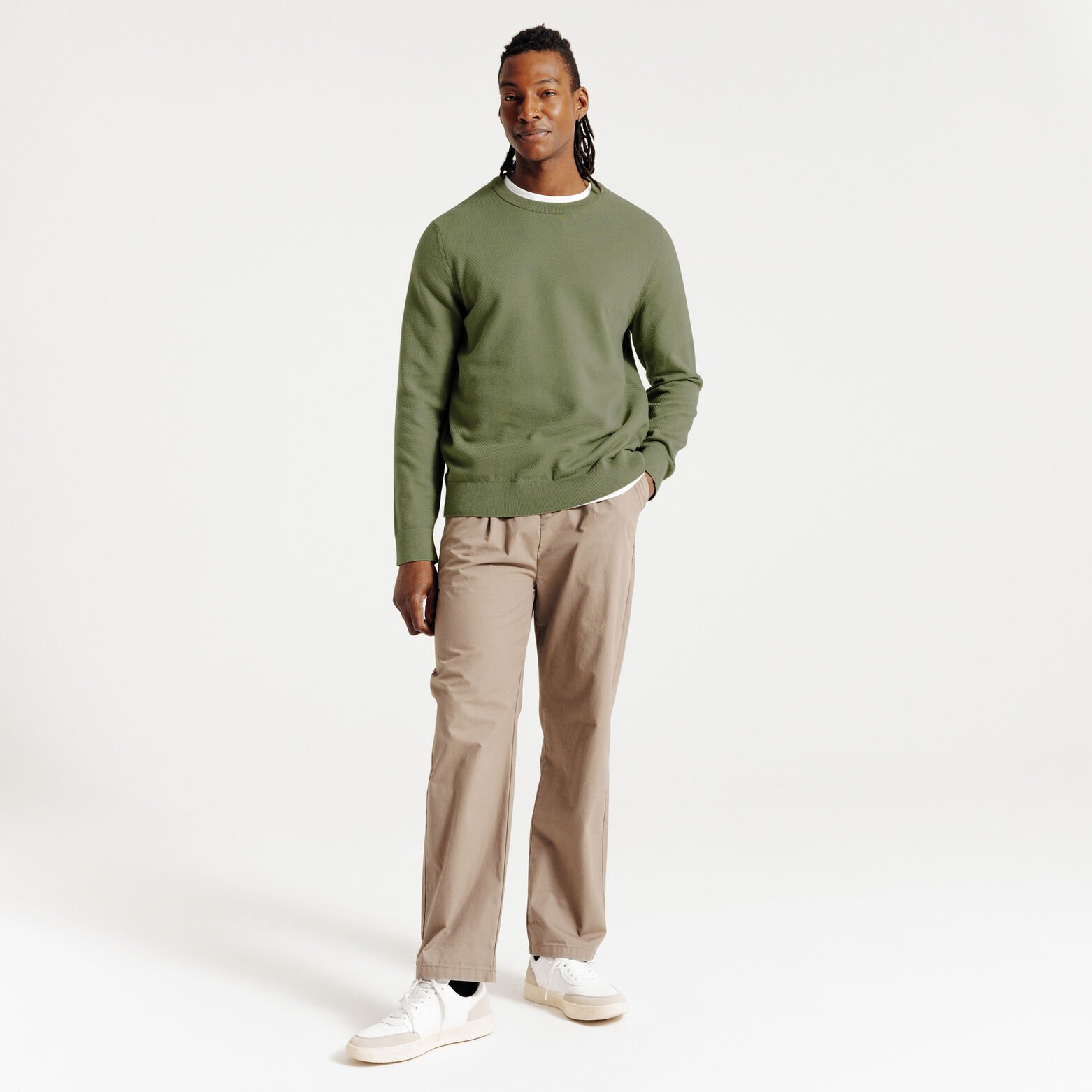 Pull col rond jeux de points fantaisie