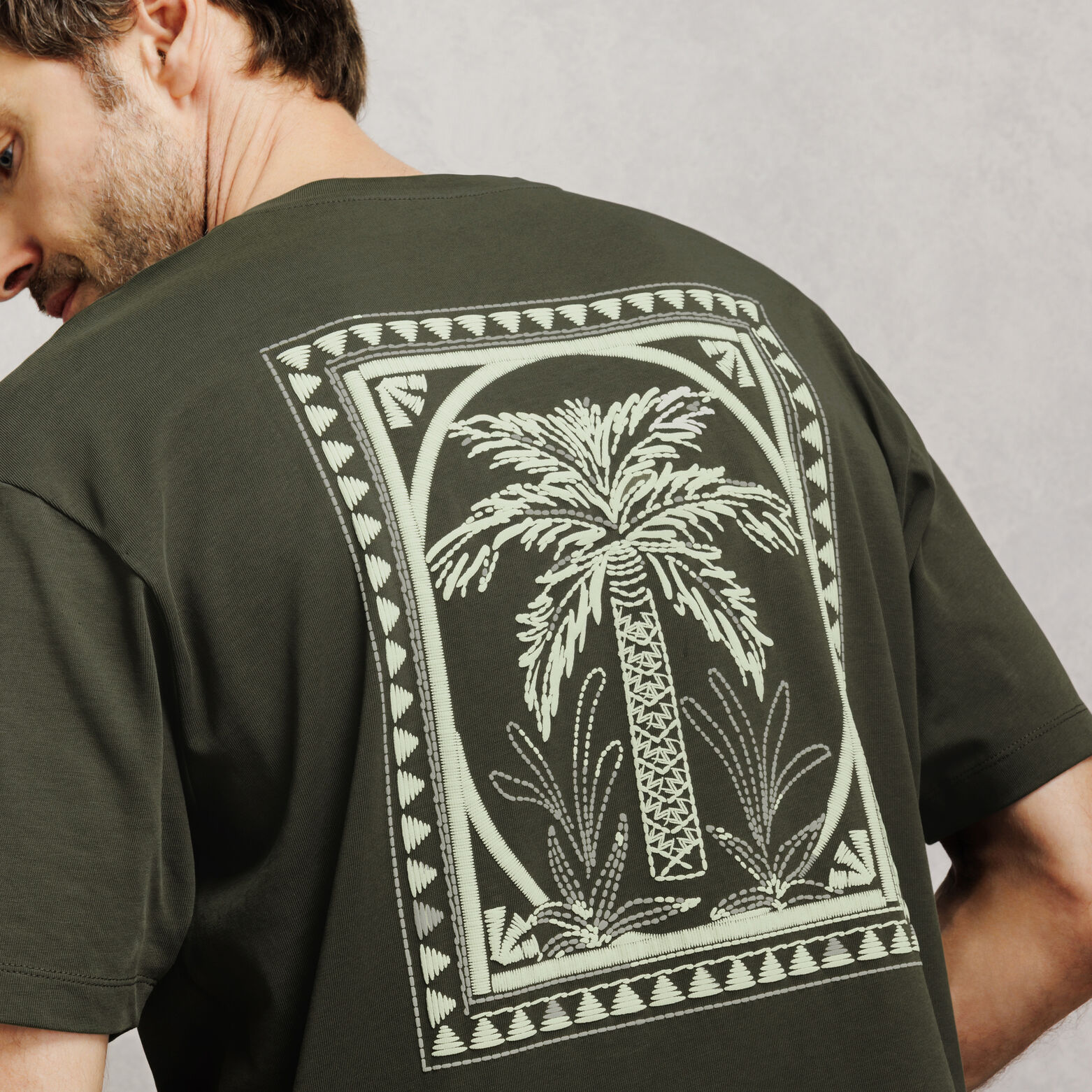 Tee shirt col rond relax imprim&eacute; dos timbre