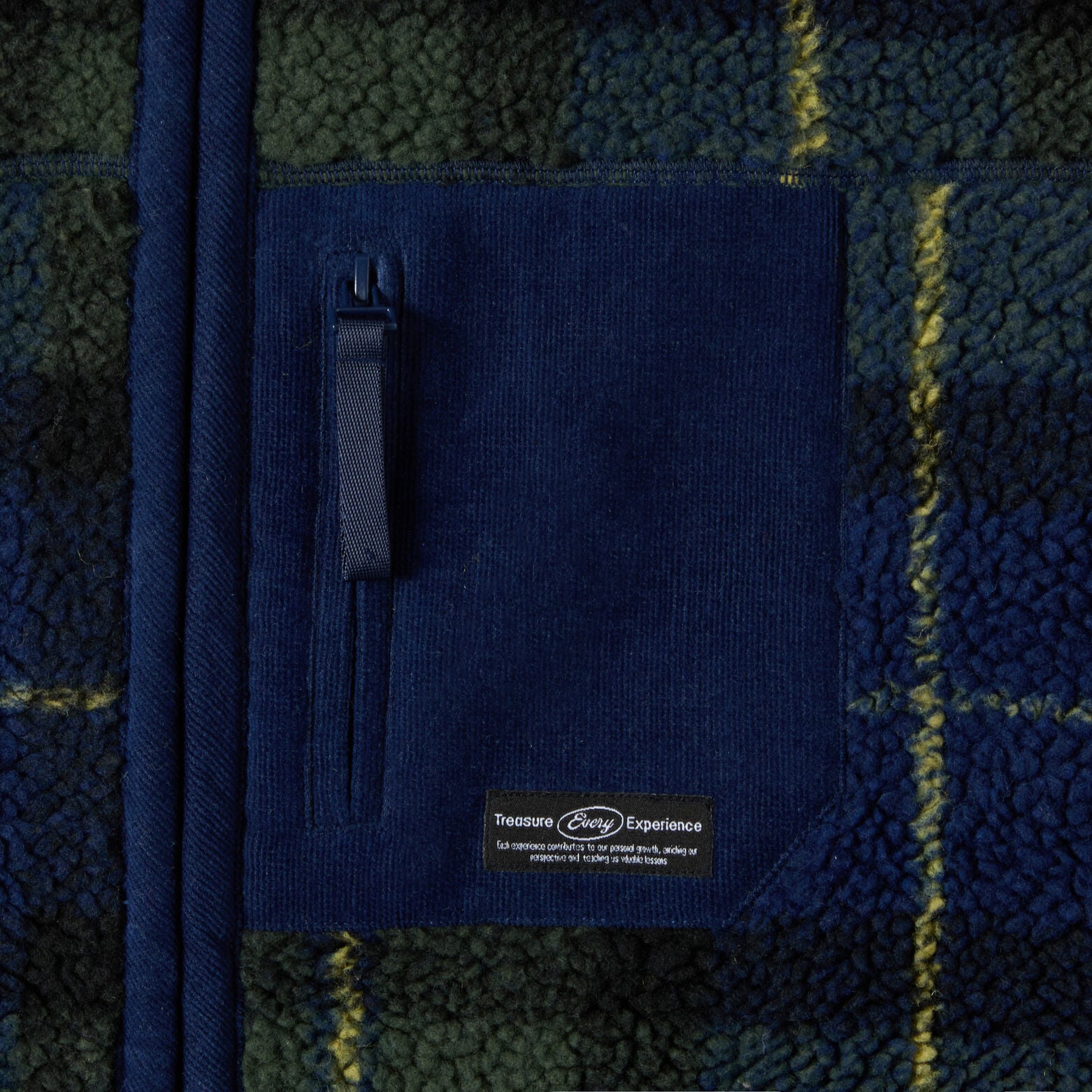Sweat col montant zipp&eacute; en sherpa imprim&eacute;e