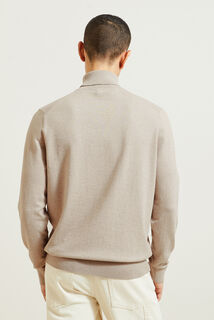 Pull col roul&eacute;